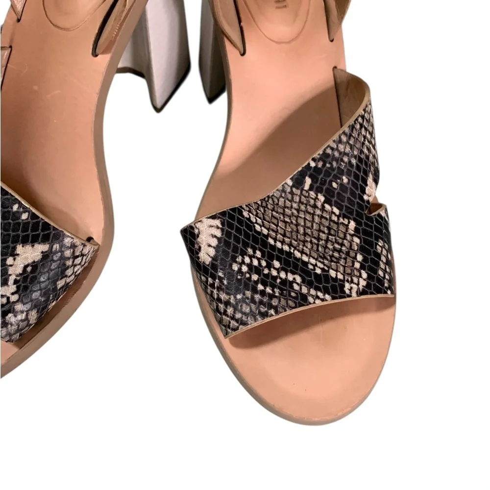 Gianni Bini Marilane snake print block heel sandal women’s shoe size 7.5